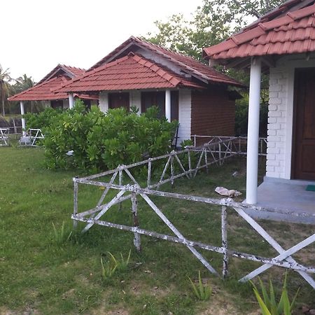 Windy Beach Cabanas Kalpitiya Kamer foto