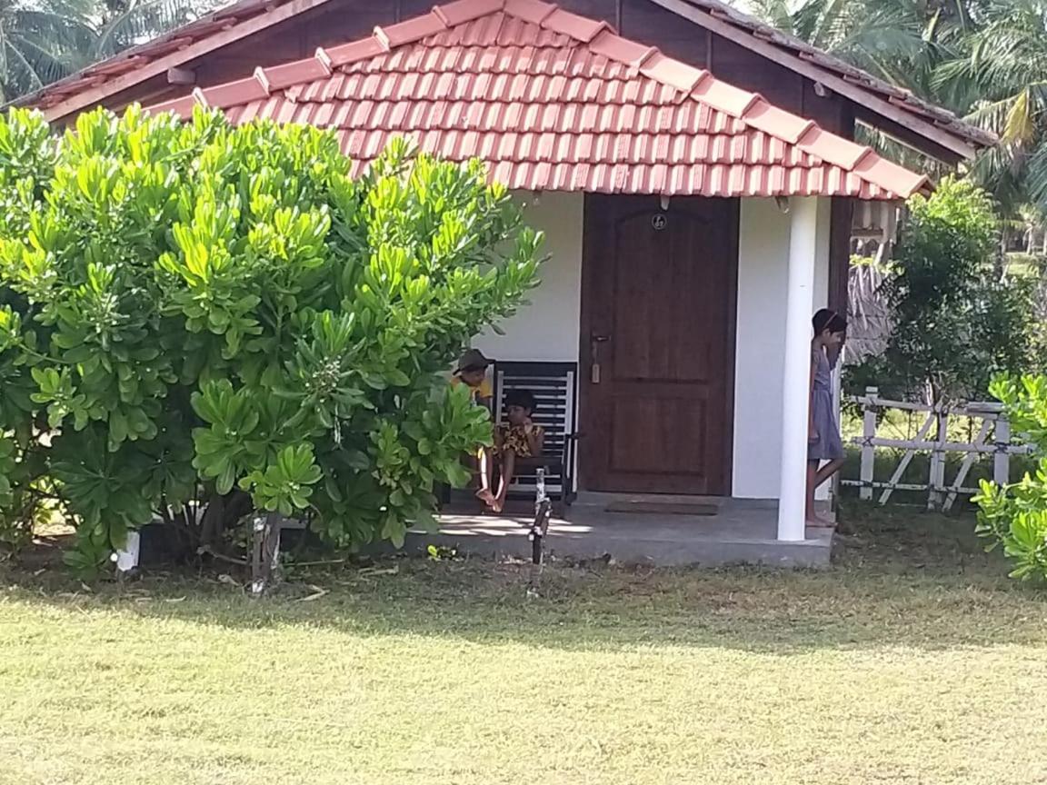 Windy Beach Cabanas Kalpitiya Buitenkant foto